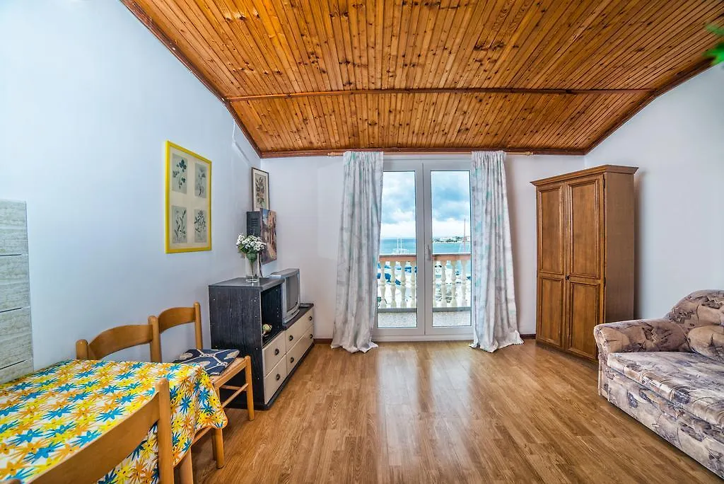 Apartments Lucica 3119 Rab Town
